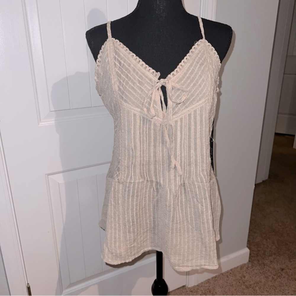 Doe & Rae - Tan - Straps are adjustable- Size Medium - NWT